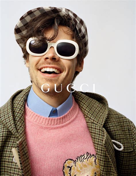 harry styles gucci suit da donna|harry styles gucci campaign.